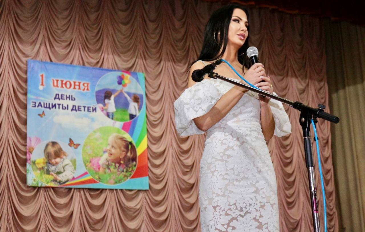 Оксана Желяпова отново покори сърцата на цяла Молдова със своето присъствие за деня на детето
